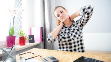 Salud postural en el uso de dispositivos tecnológicos